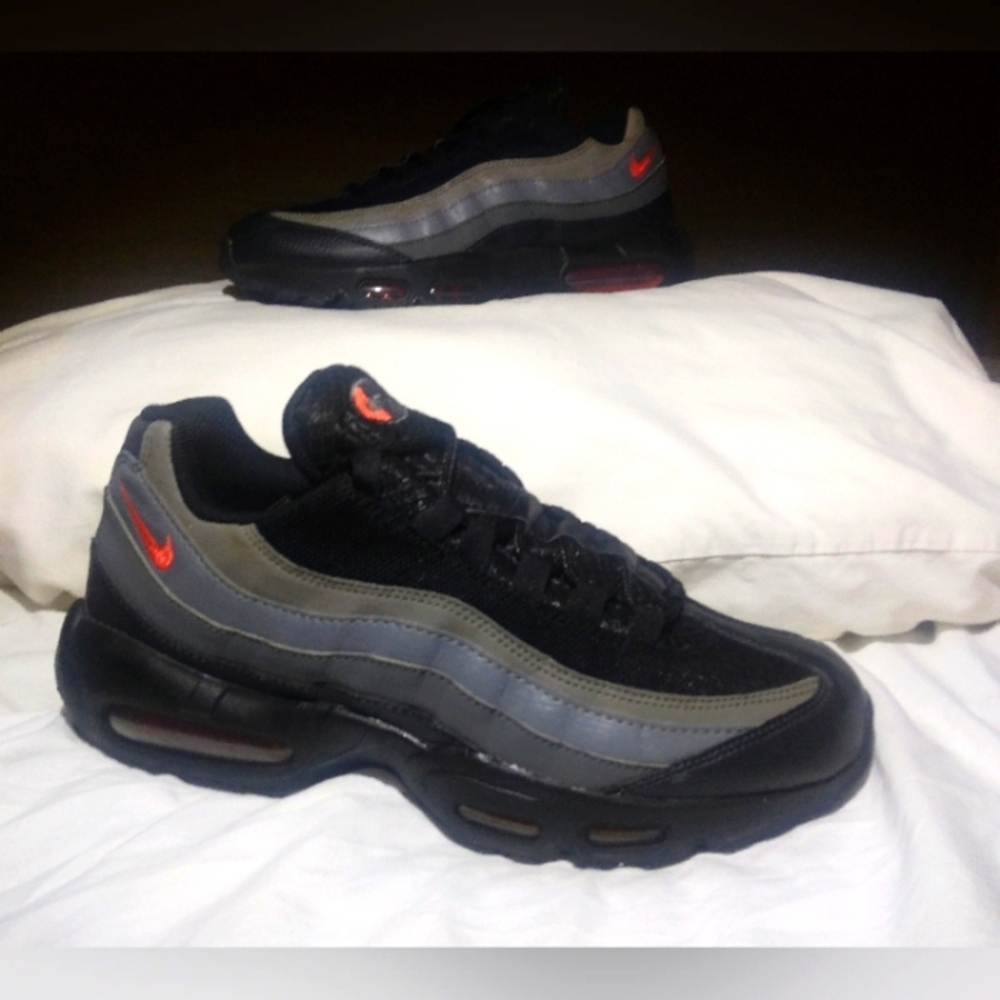 *NIKE* "Air Max 95's" (circa 2022) 3M reflective!!